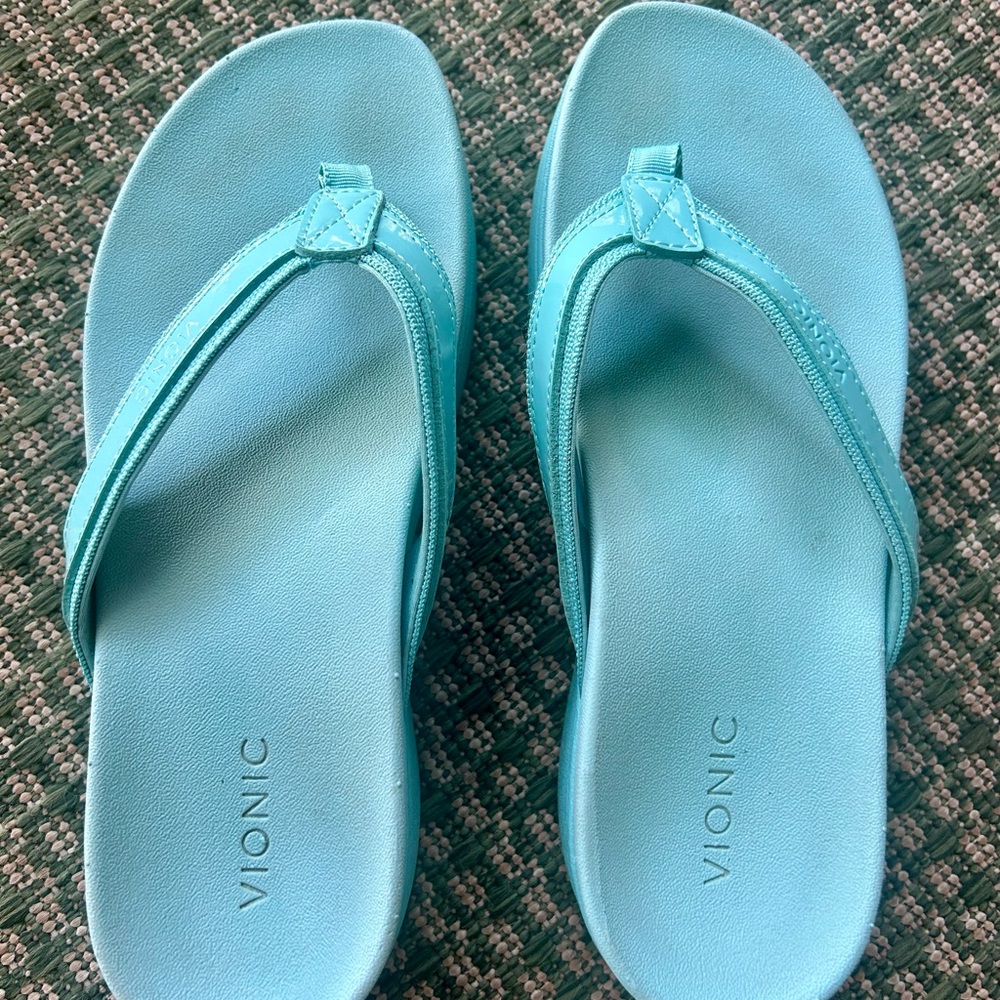 Vionic Platform Aqua Sandals Size 8 - image 1